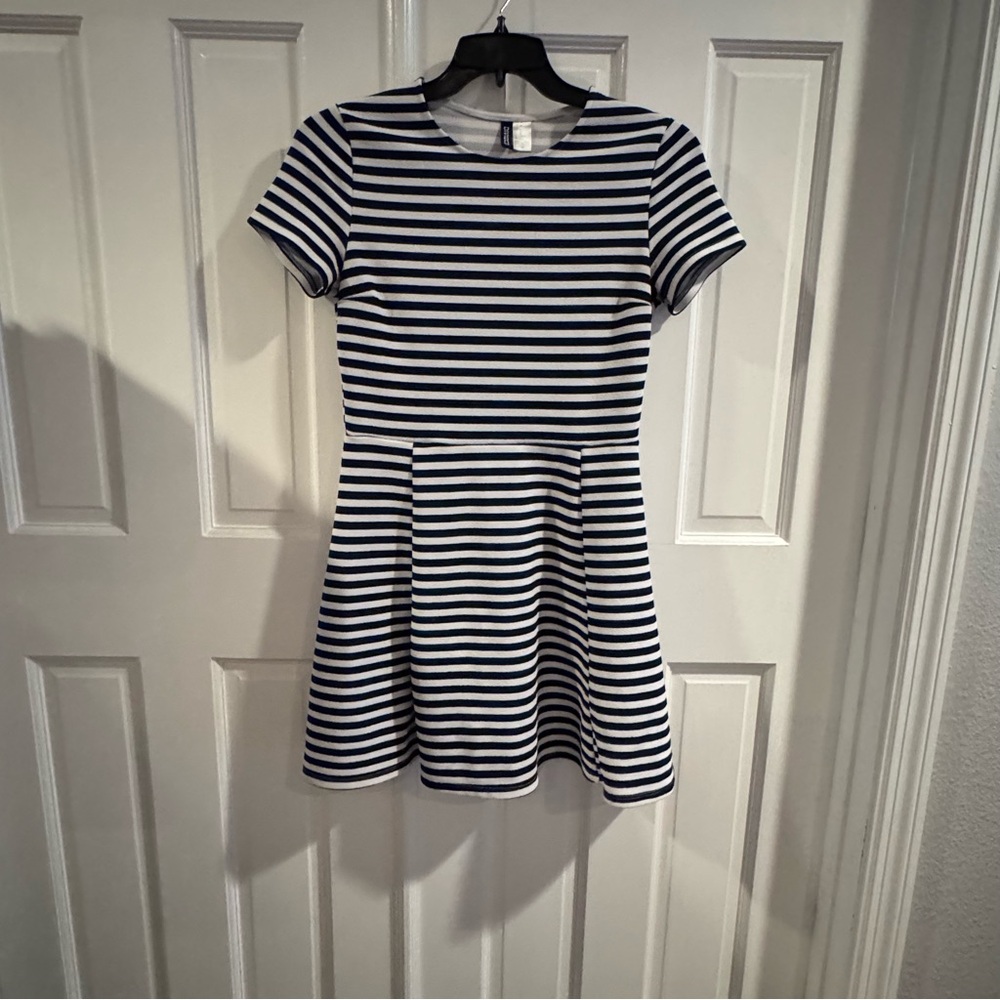 H&M Divided‎ Blue White Striped Fit & Flare Skater Dress Size 12